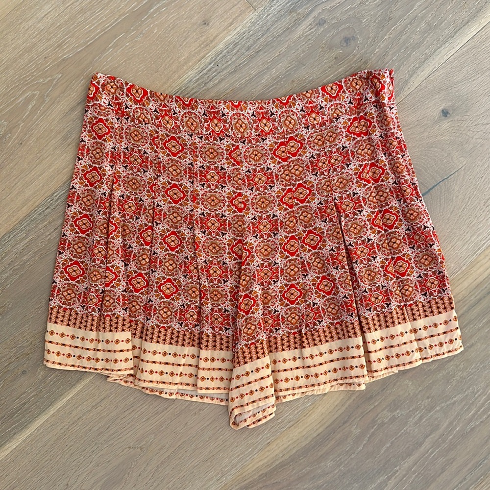 Forever 21 floral print shorts. Never worn!